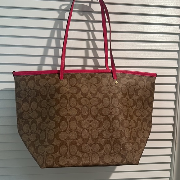 NWOT Coach Signature Taupe/Pink Zip Tote with three inside pockets 18”Wx 10.5”H - Picture 8 of 10